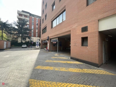 Garage/Posto auto in Vendita in Via Zaccherini Alvisi a Bologna