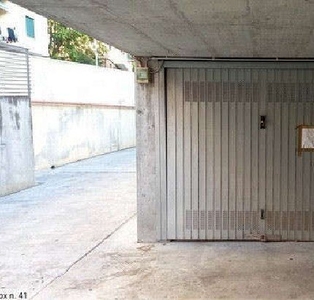 Garage / Posto Auto - Singolo a Cornigliano, Genova