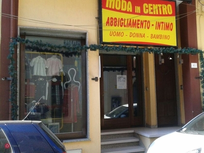 Negozio/Locale commerciale in Vendita in Corso Vanini 45 a Taurisano