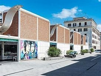 Negozio/Locale commerciale in Vendita in Via Aldo Manuzio a Roma