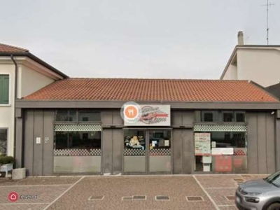 Negozio/Locale commerciale in Vendita in Viale G. G. Felissent 49 a Treviso