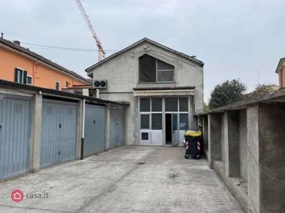Negozio/Locale commerciale in Vendita in Viale Ottavio Marchino a Casale Monferrato