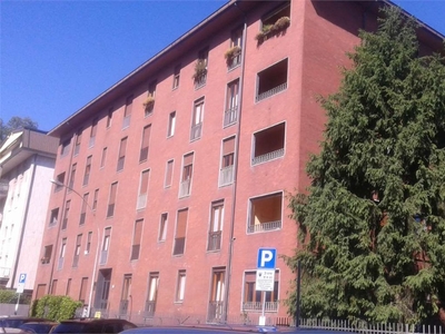 Quadrilocale in Salvo D'acquisto 3, Varese, 2 bagni, 130 m², 2° piano