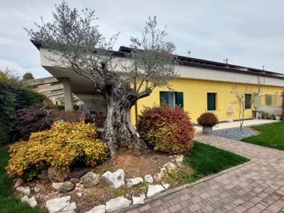 Quadrilocale in Via Valconis, San Daniele del Friuli, 2 bagni, 106 m²
