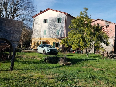 Rustico con giardino, Capannori castelvecchio