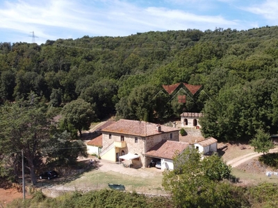 Rustico con giardino, Pomarance lustignano