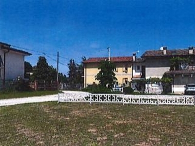 Stabile / Palazzo in Vendita in Via Capitello 69 a Concamarise