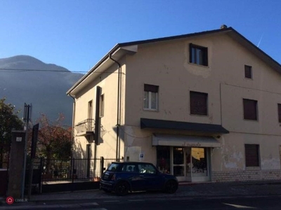 Stabile / Palazzo in Vendita in Via G. Garibaldi 25 a Lumezzane