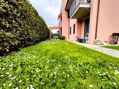 Trilocale con giardino, Lucca arancio