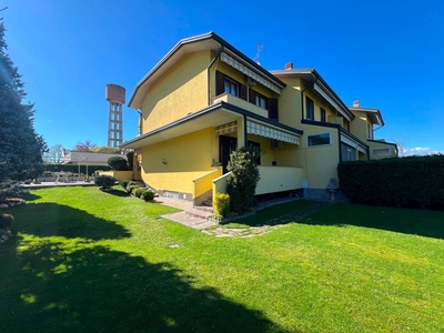 Villa a schiera via Gabriele D'Annunzio 34, Pantigliate