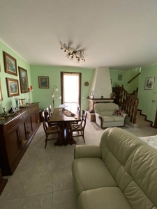 Villa bifamiliare in vendita a Adria Rovigo