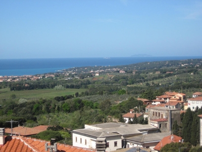 Villa con giardino a Rosignano Marittimo