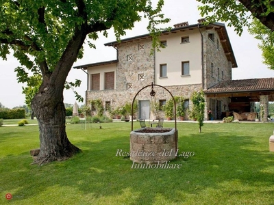 Villa in Vendita in Via Bell'Italia a Peschiera del Garda