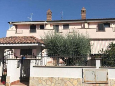 Villa in Vendita in Via Monteprandone 54 d a Roma