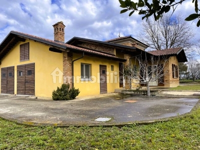 Villa nuova a Ceresole Alba - Villa ristrutturata Ceresole Alba