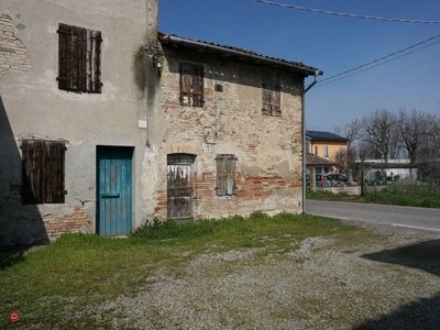 Villetta a schiera in Vendita in Strada Argine Destro del Parma a Colorno
