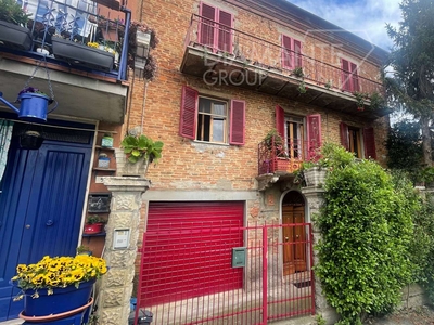 Casa semi indipendente abitabile in zona Casamaggiore a Castiglione del Lago