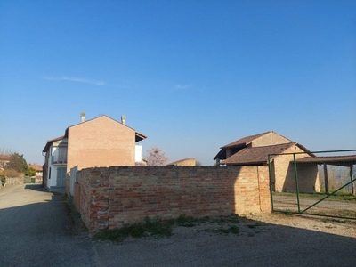 Terreno Residenziale in vendita a Govone via Chiavi