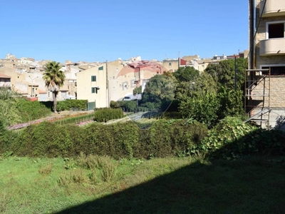 Terreno Residenziale in vendita a Valguarnera Caropepe via Catanzaro, 144