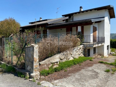 Vendita Villa a Schiera Via del Mulino, 14, Trausella