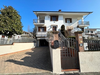 Villa a schiera d'angolo in vendita