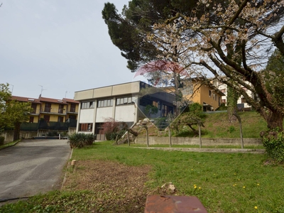 Affitto Capannone Via Ruggero Settimo, 46
Zona Borri/ospedali, Varese