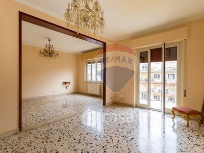 Appartamento in Affitto in Via Giuseppe Sciuti 107 a Palermo