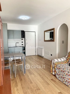 Appartamento in Affitto in Via Riva Ligure 49 a Roma