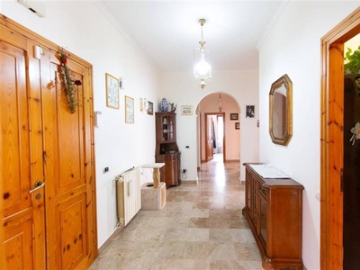Appartamento in Via Angelo Barbagelata in zona Lunghezza a Roma