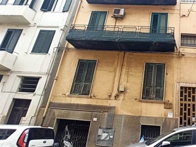 Appartamento in Via Spagnolio 12/a in zona Centro a Reggio Calabria