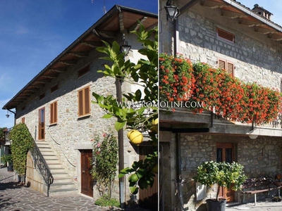 CASA IN PIETRA CON GIARDINO A SANSEPOLCRO