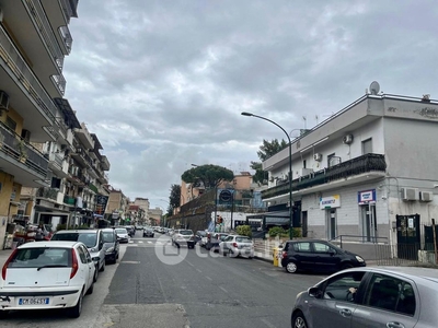 Negozio/Locale commerciale in Affitto in Via Luigi Volpicella a Napoli
