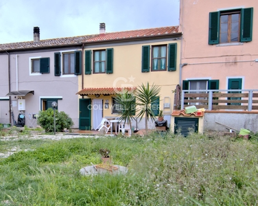 Quadrilocale con terrazzo a Campo nell'Elba