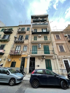 Trilocale in Via Filippo Corazza 111 in zona Corso Tukory a Palermo