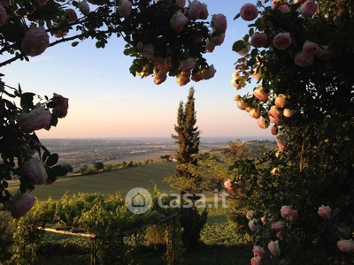 Villa in Vendita in Contrada Orzolo 8 a Fermo