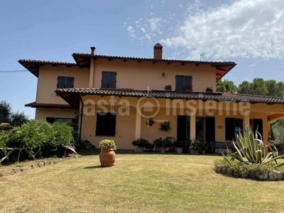 Villa Località le Muricce 7/B BUCINE Badia Agnano di 407,35 Mq. oltre Garage