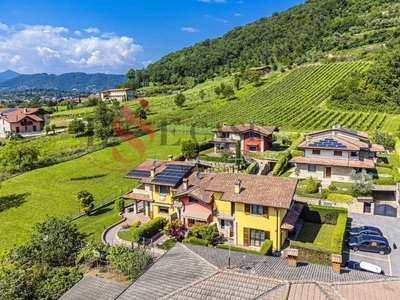 Villa Singola in Vendita ad Albano Sant`alessandro - 430000 Euro