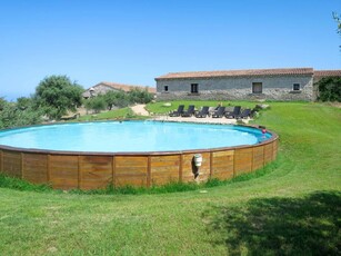 Affascinante appartamento a Badesi con terrazza coperta