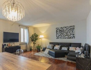 Affitto Appartamento, in zona TICINESE, MILANO