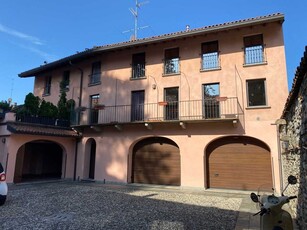 Appartamento in Affitto a Olgiate Comasco via Lucini