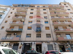 Attico in Affitto a Catania, zona Borgo, 1'500€, 162 m²