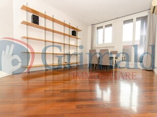 Bilocale in Vendita a Monza, 308'000€, 80 m², arredato