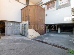 Capannone in Vendita a Catania, 209'000€, 260 m²