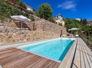 Casa a Alassio con giardino, piscina e idromassaggio