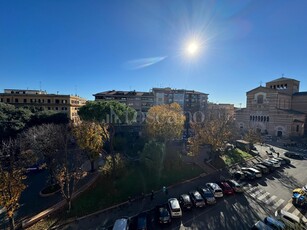 Casa a Roma in Piazza di Santa Maria Liberatrice, Testaccio