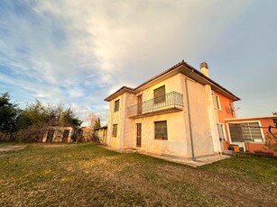 CASA BICAMERE IMMERSA NEL VERDE Codroipo