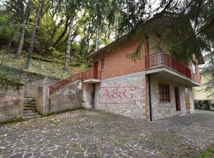 Casa indipendente di 180 mq a Montefortino
