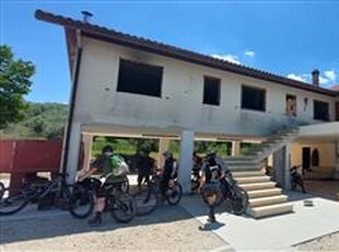 Casa indipendente in vendita a Catignano Periferia