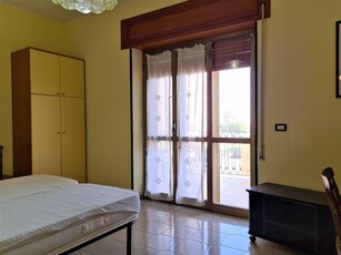 Casa Semi Indipendente in Affitto a Catanzaro, zona Lungomare, 250€, 90 m², arredato
