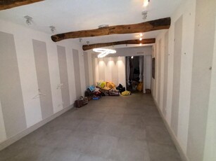 Immobile commerciale in Affitto a Lucca, zona San Marco, 600€, 40 m²